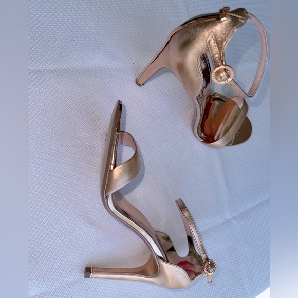 Ted Baker rose gold heels, never worn size 39.5 - Picture 6 of 8